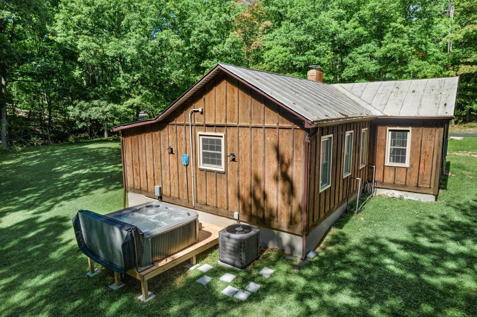 River Access W Hot Tub, Grill, Wifi, & Fire Pit! Lost City Exteriér fotografie